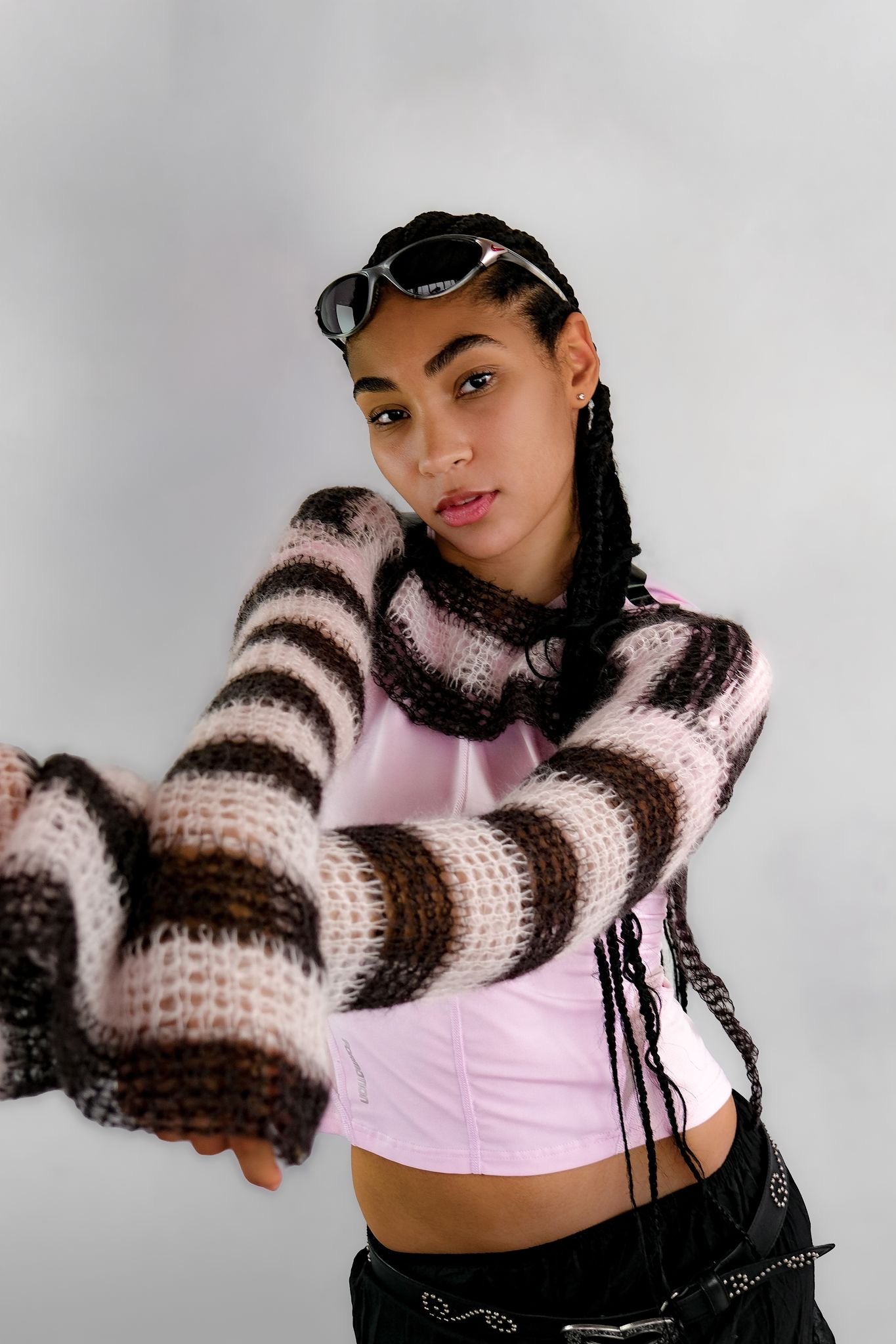 Black pink sleeves