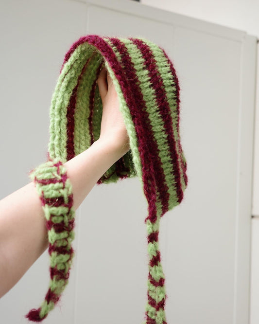 The Green and Vinous Bonnet