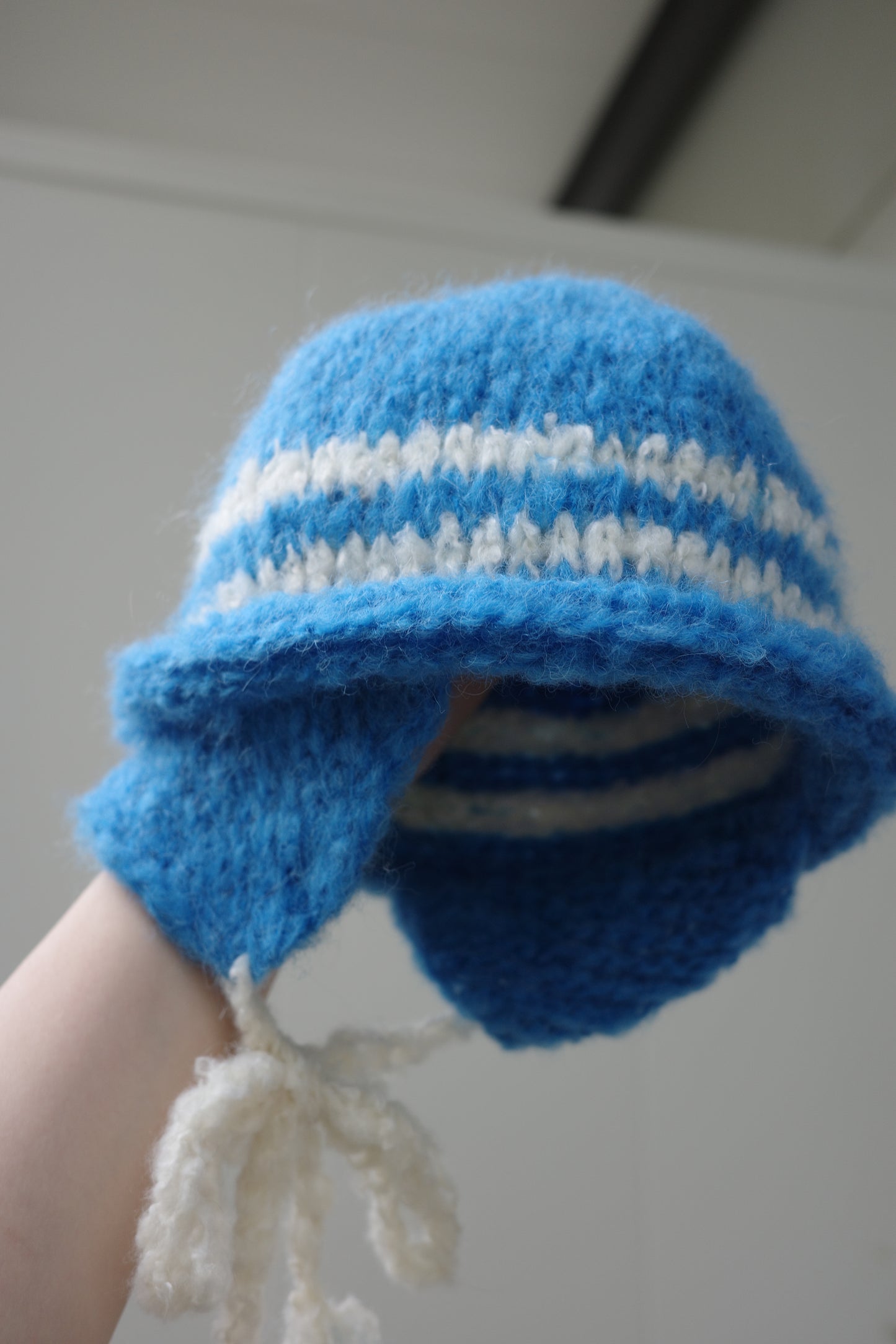”The brave girls“ hat blue with ears