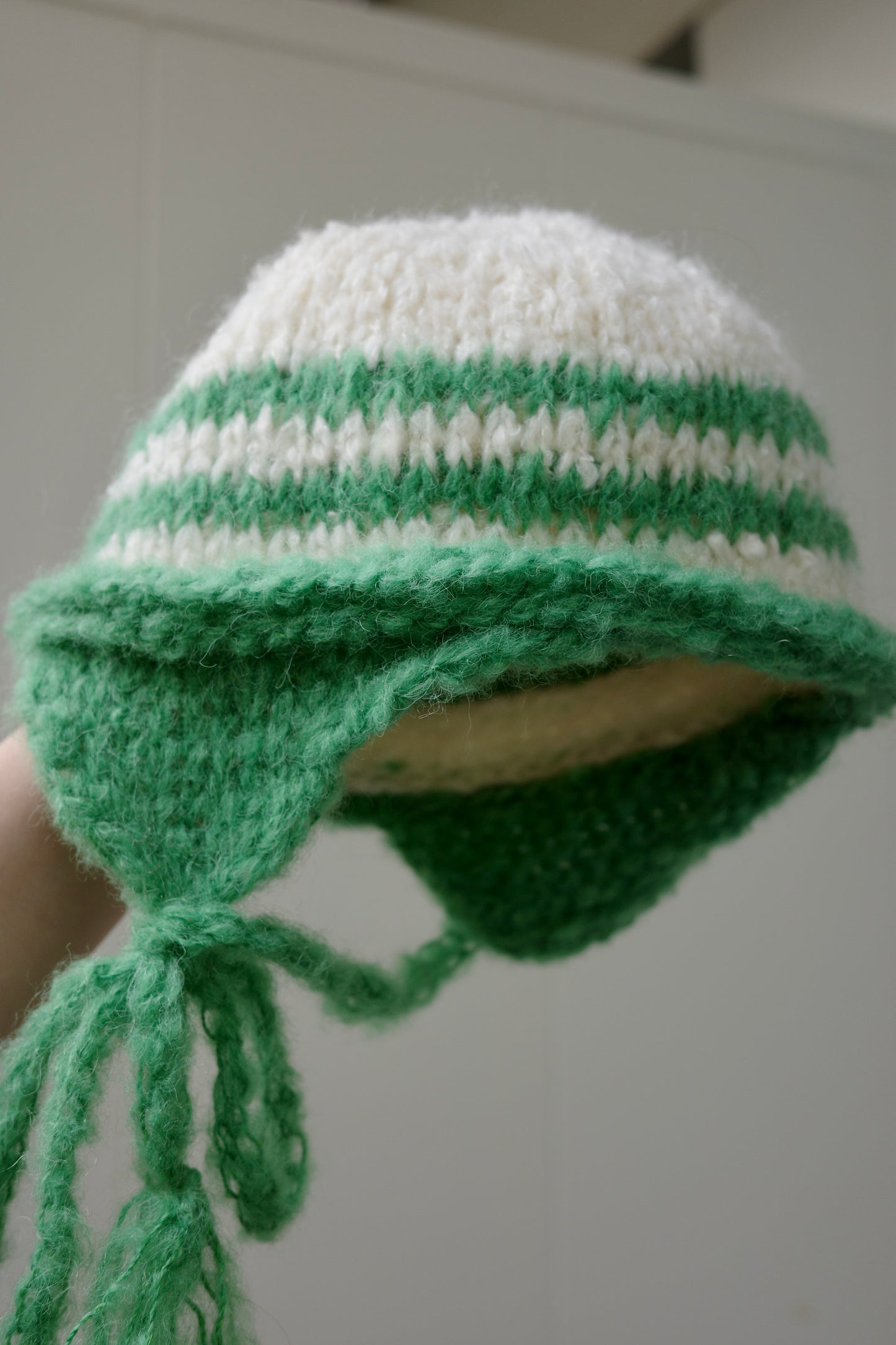 “The brave girls“ hat with ears / old white and green