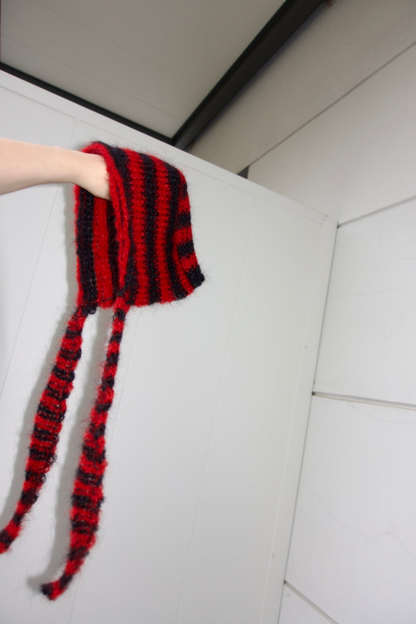 Black and Red striped bonnet