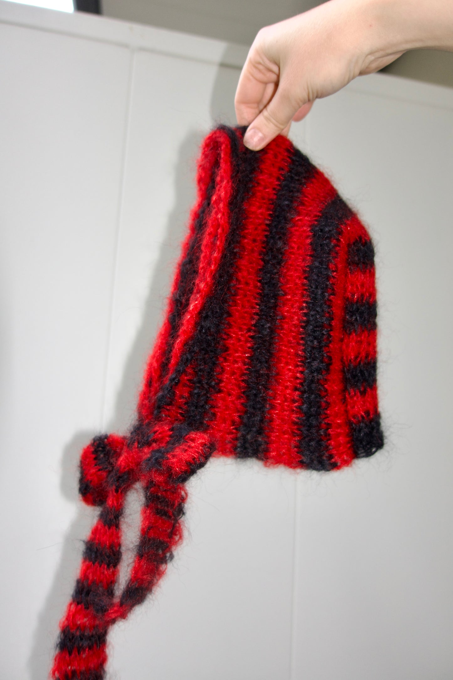 Black and Red striped bonnet