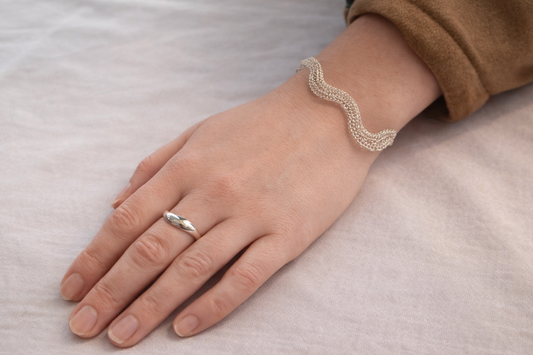 The lace bracelet wavy