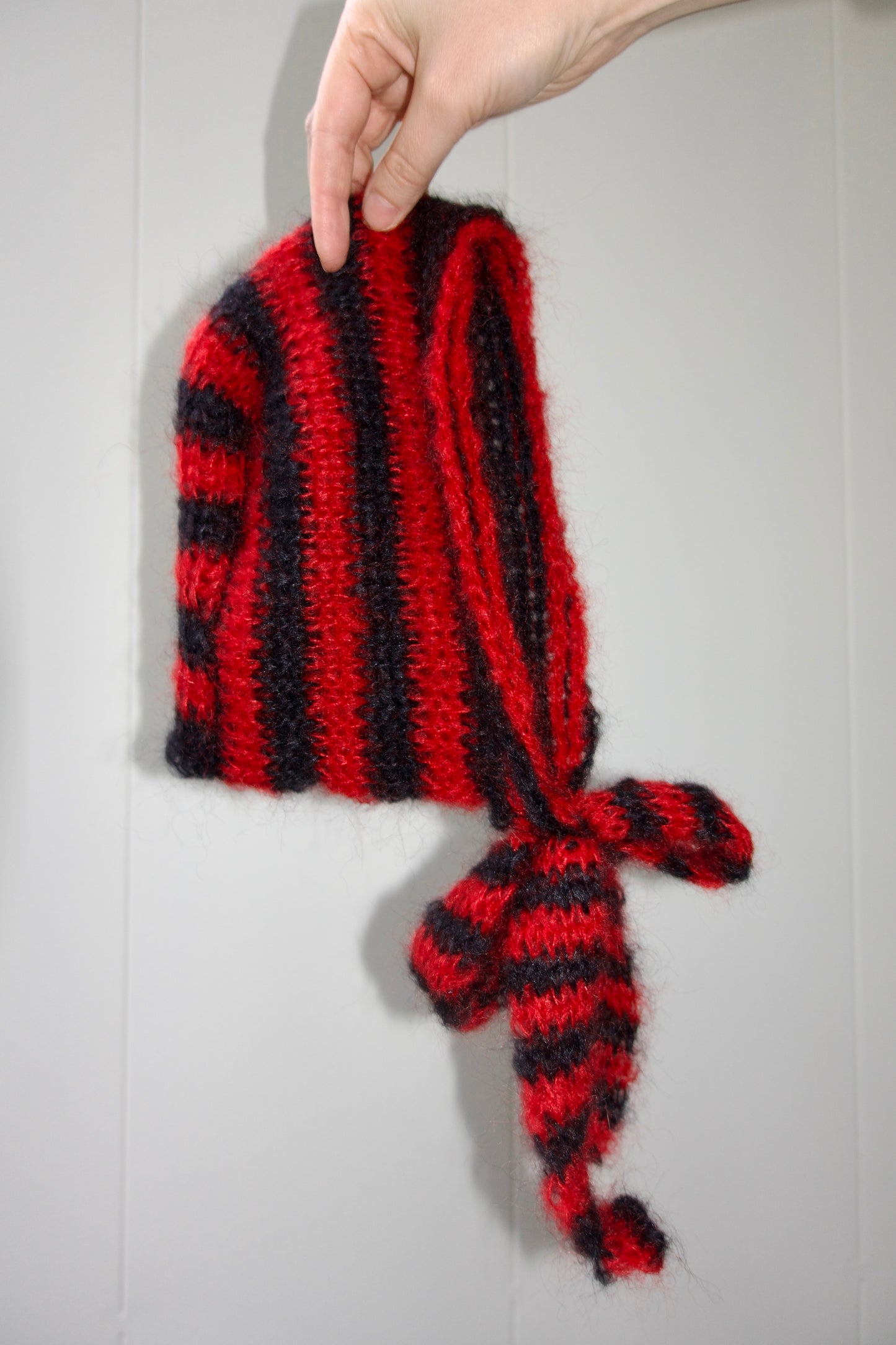 Black and Red striped bonnet